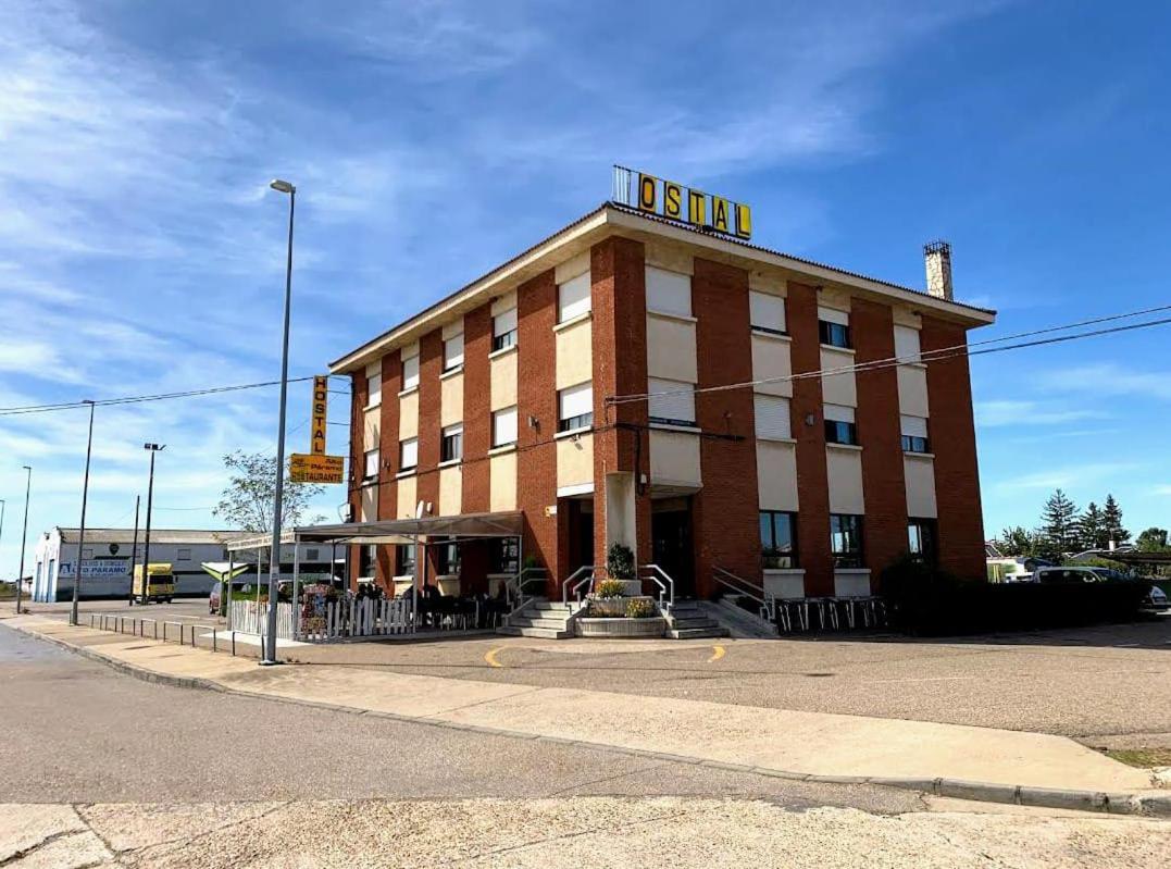 Hostal Alto Paramo Villadangos del Paramo Bagian luar foto